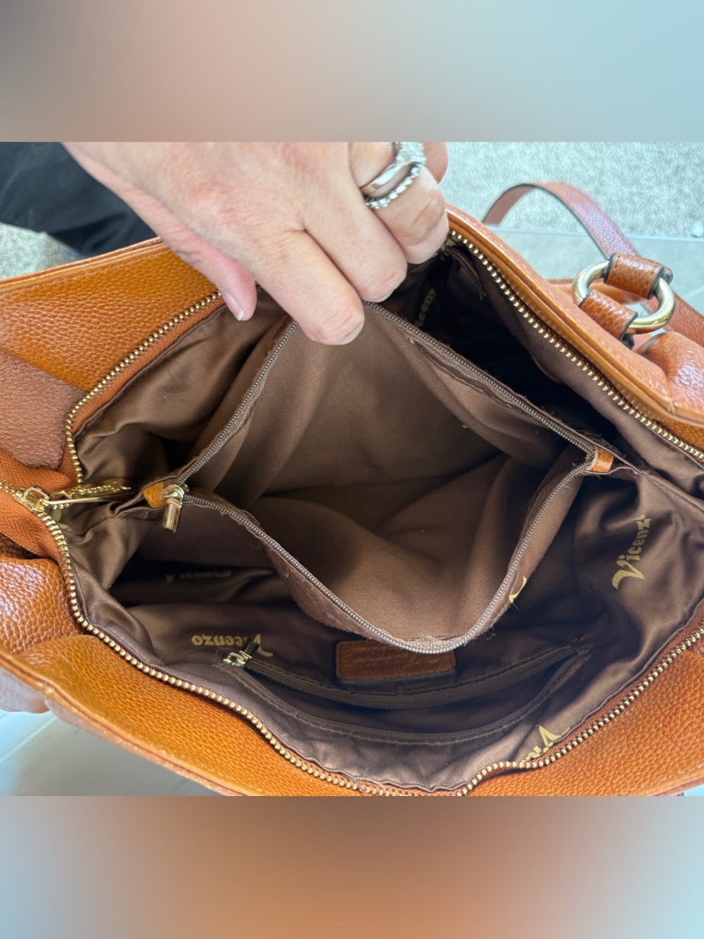 LIKE NEW Vicenzo Leather Caramel Satchel Tote Handbag Purse Crossbody - Picture 9 of 16